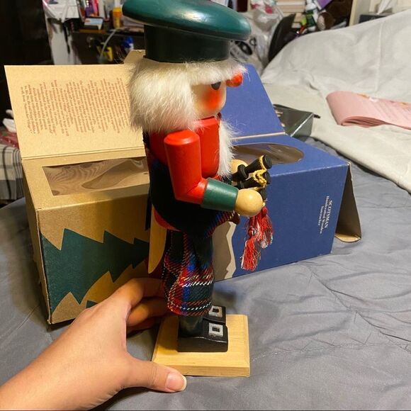 Nutcracker Village 1994 Scotsman Bagpipe RARE - Picture 7 of 10